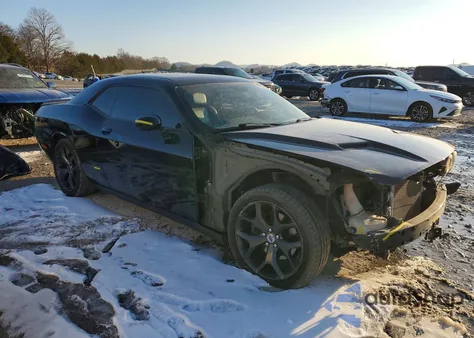 2018 Dodge Challenger Sxt z USA, uszkodzony, nr VIN 2C3CDZAG3JH258418